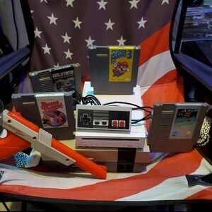 Nintendo Video Game Lot NES & Wii System Super Mario 3 Zapper Controller WORKS